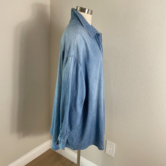 Old Navy Womens Plus 2X Boyfriend Shirt Chambray Button Up Top Oversized - Picture 3 of 11